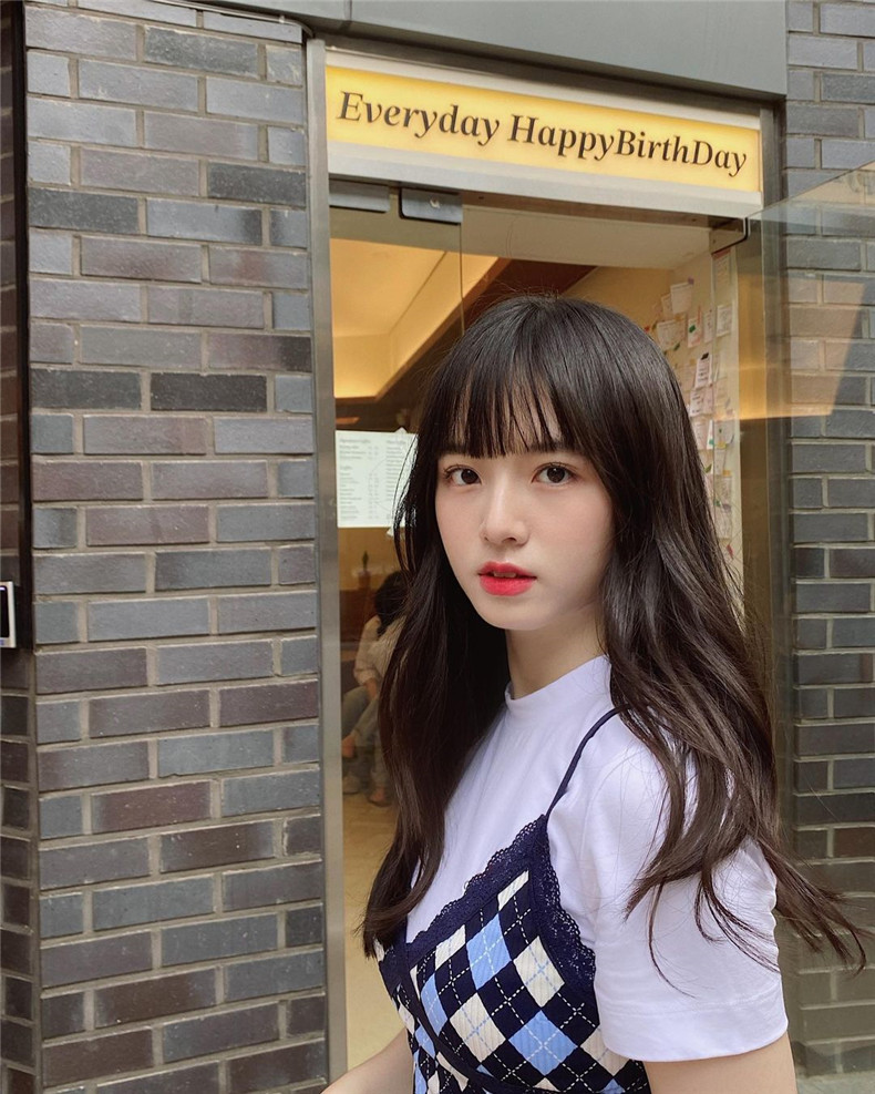 忍不住直盯!零死角美少女《tanya_o_c》一个甜笑忘忧忘愁让你心动!-真好呀