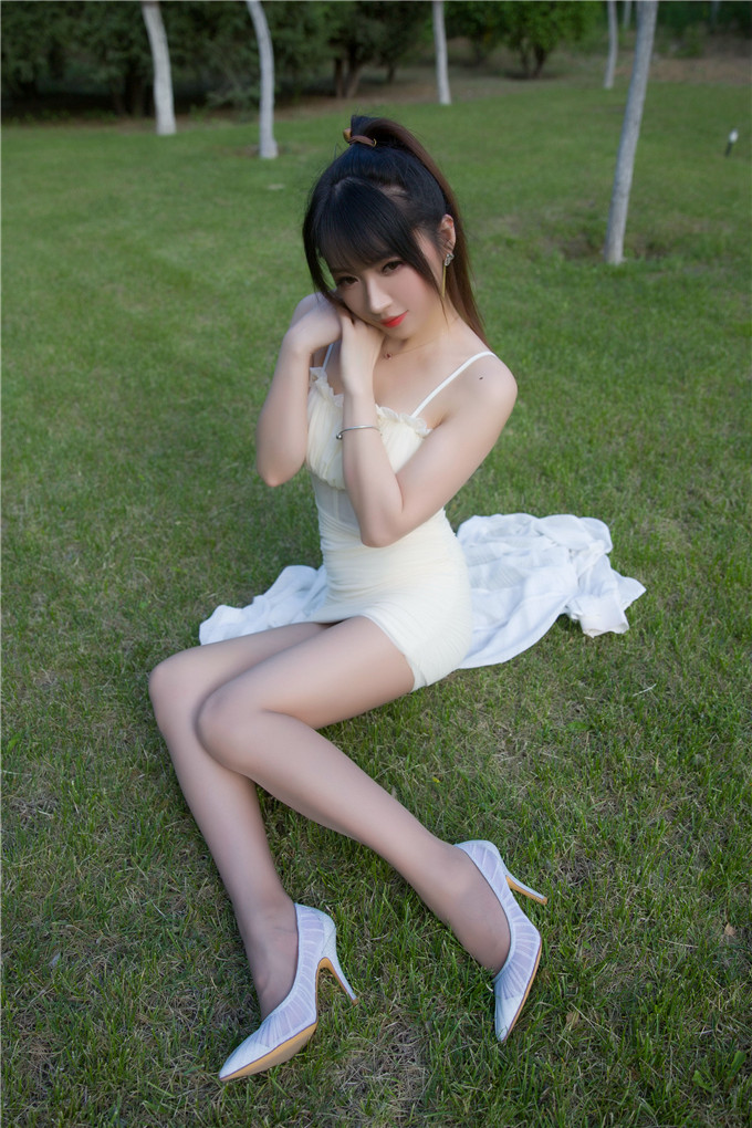 图片[1]-小女巫露娜最新户外图包下载-真好呀